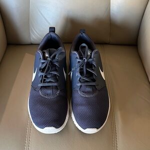 Nike Roshe G golf shoes in Thunder Blue and White